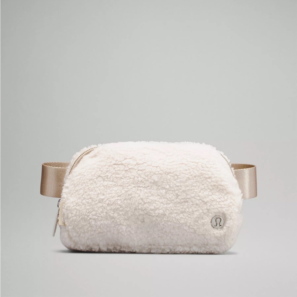 Lululemon Everywhere Fleece Belt Bag Ivory